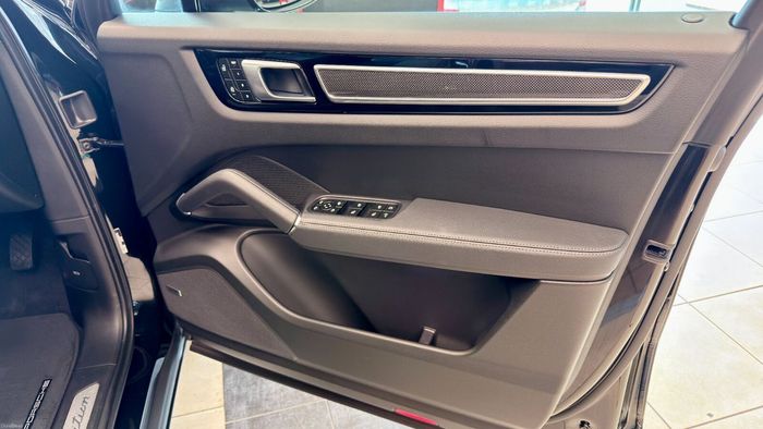 Porsche Cayenne 2023