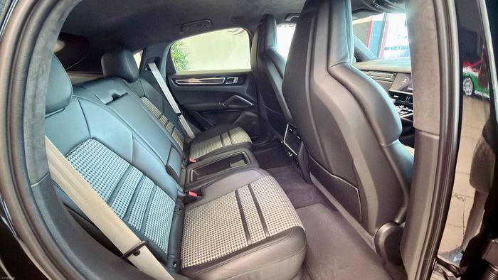 Porsche Cayenne 2023