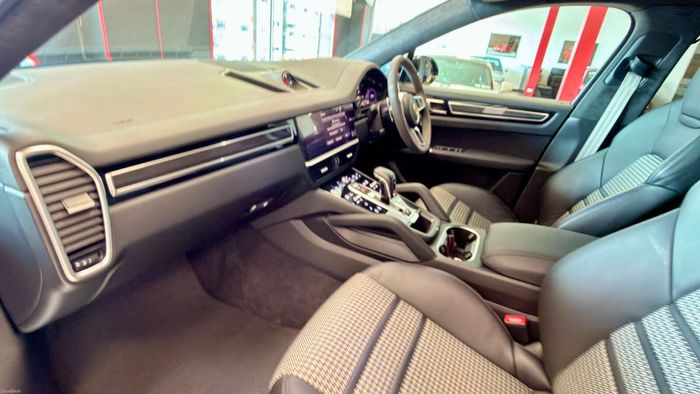 Porsche Cayenne 2023