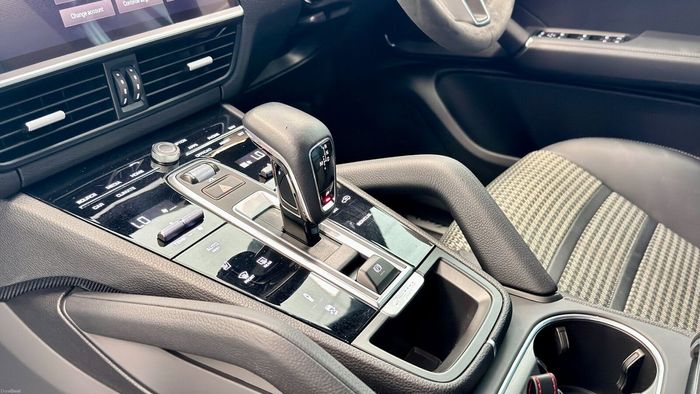Porsche Cayenne 2023