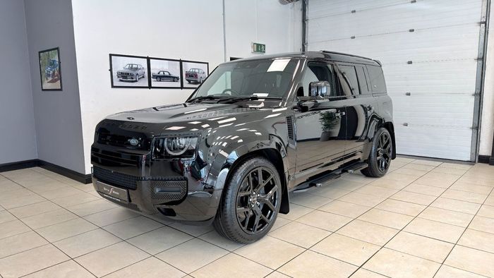 Land Rover Defender 2023