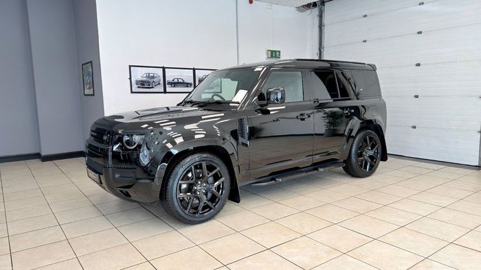 Land Rover Defender 2023