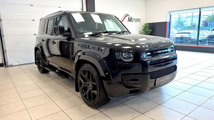 Land Rover Defender 2023