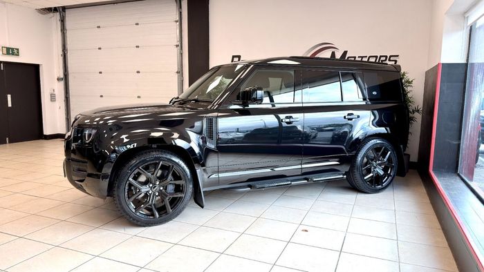 Land Rover Defender 2023