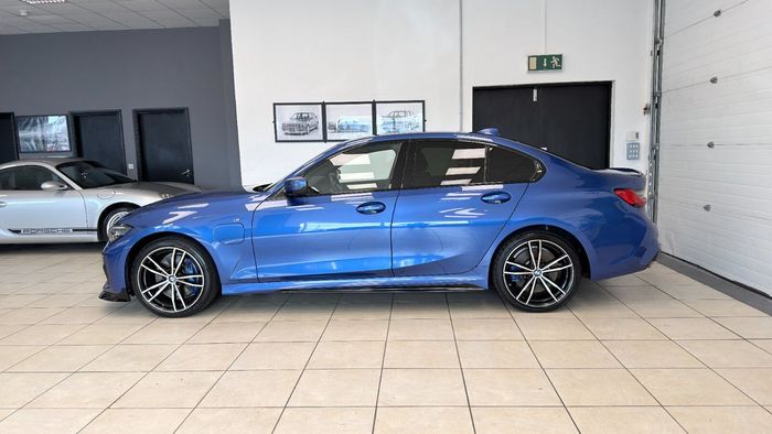 BMW 3 Series 2021