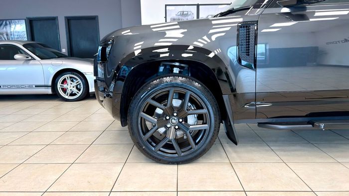 Land Rover Discovery 2025