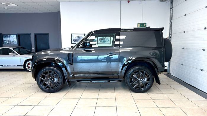 Land Rover Discovery 2025