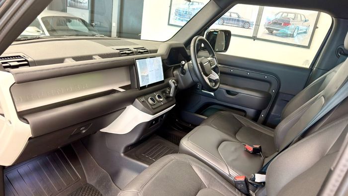 Land Rover Discovery 2025