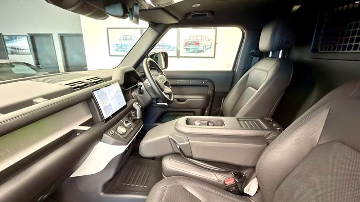 Land Rover Discovery 2025