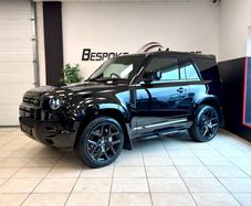 Land Rover Defender 2025