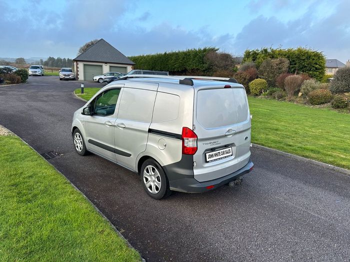 Ford TRANSIT COURIER 2015
