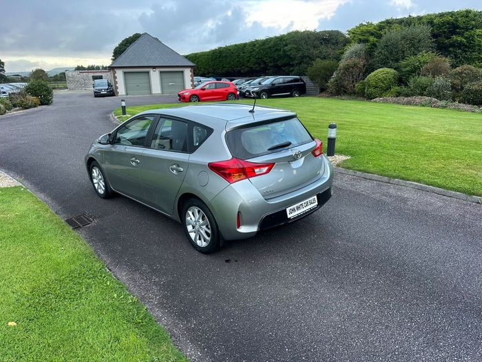Toyota Auris 2015