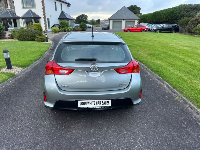 Toyota Auris 2015