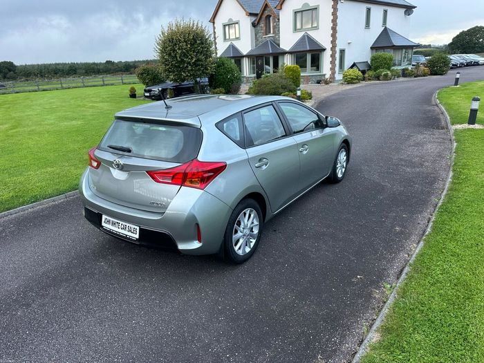 Toyota Auris 2015