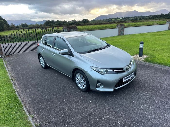 Toyota Auris 2015
