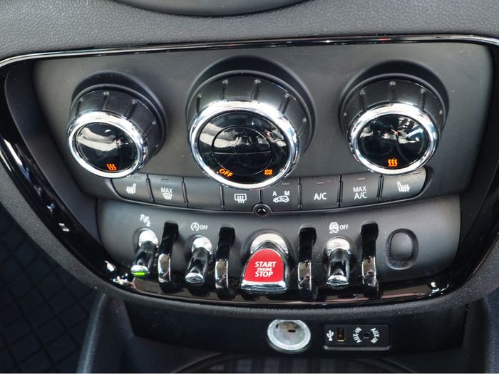 MINI CLUBMAN 2016