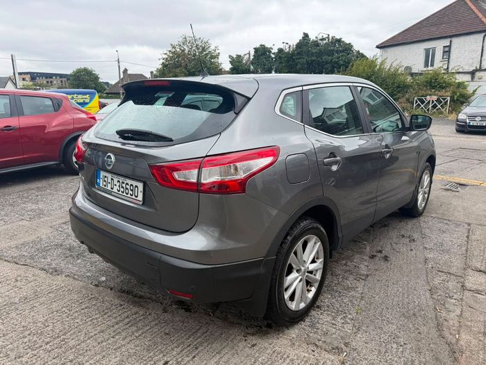 Nissan QASHQAI 2015
