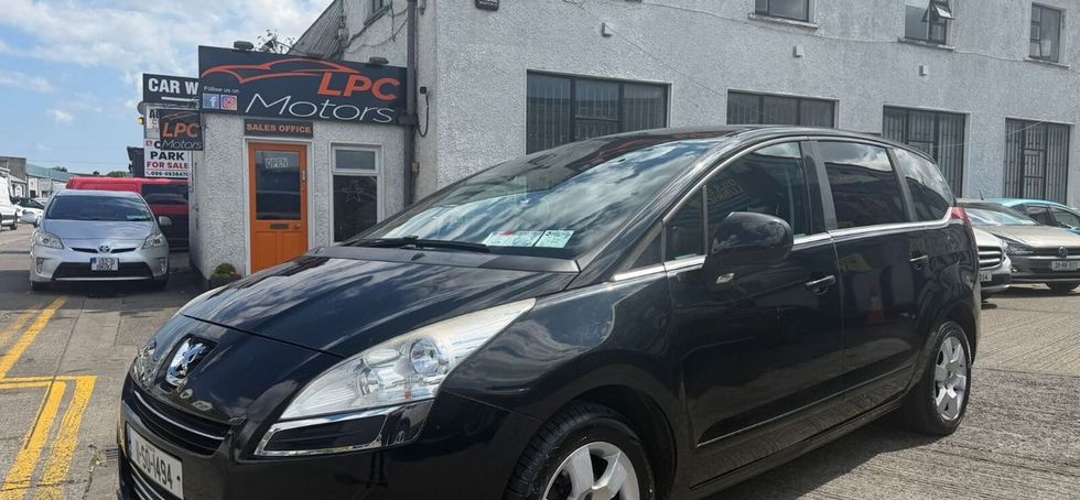 Peugeot 5008 2011