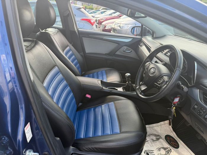 Toyota Avensis 2016