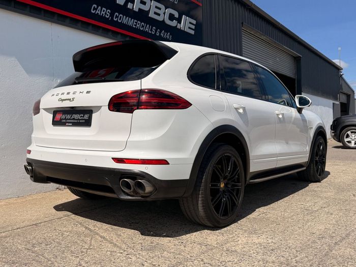 Porsche Cayenne 2016