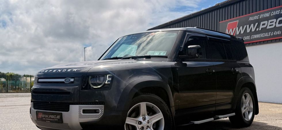 Land Rover Defender 2023