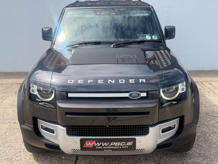 Land Rover Defender 2023