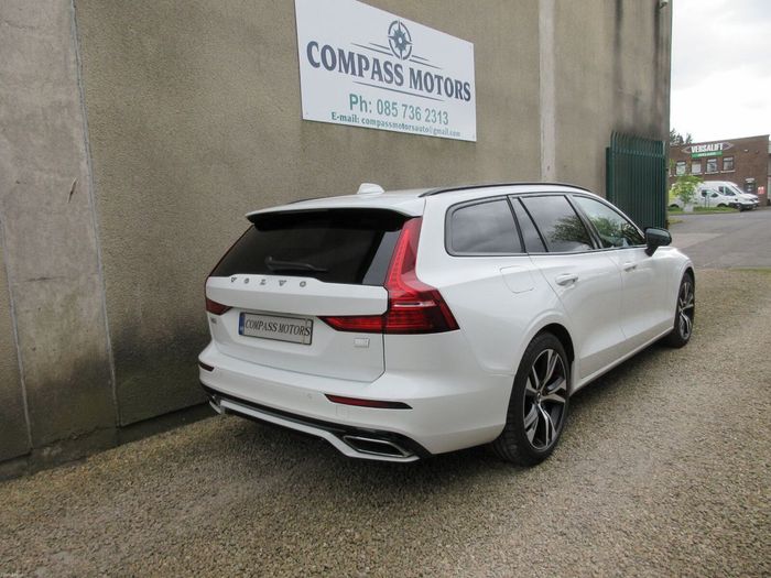 Volvo V60 2022