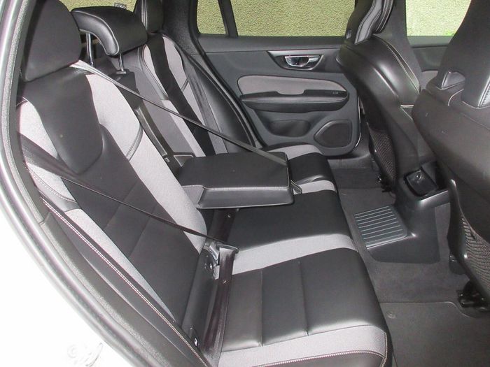 Volvo V60 2022