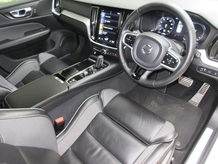 Volvo V60 2022