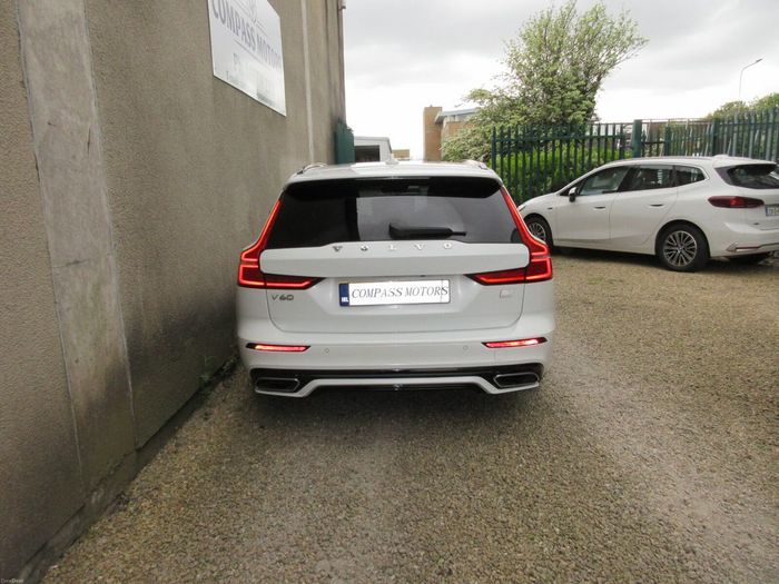 Volvo V60 2022