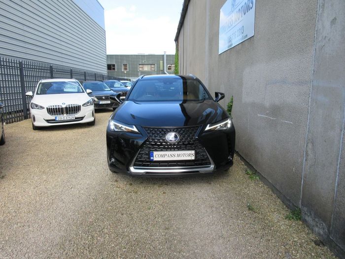 Lexus UX 2023