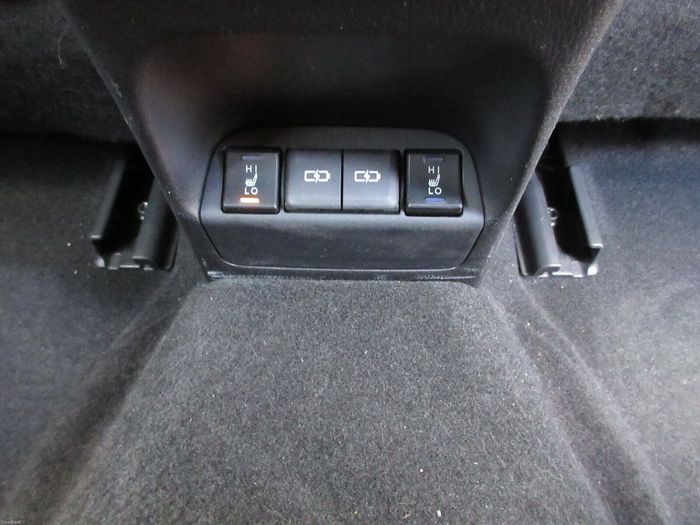 Lexus UX 2023