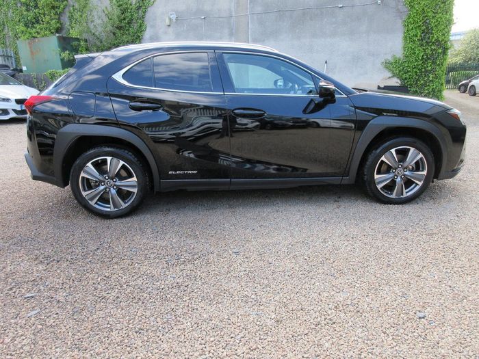 Lexus UX 2023