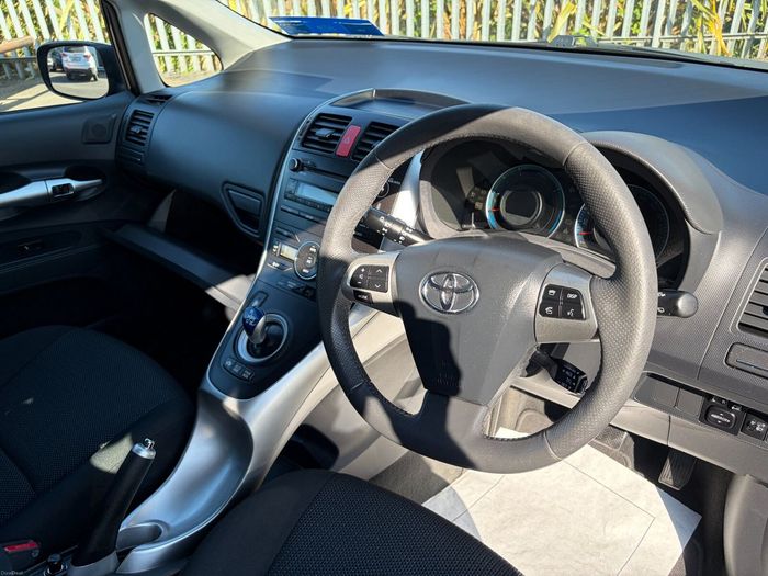 Toyota Auris 2012