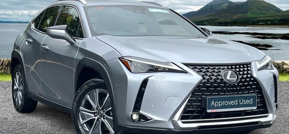 Lexus UX 2024