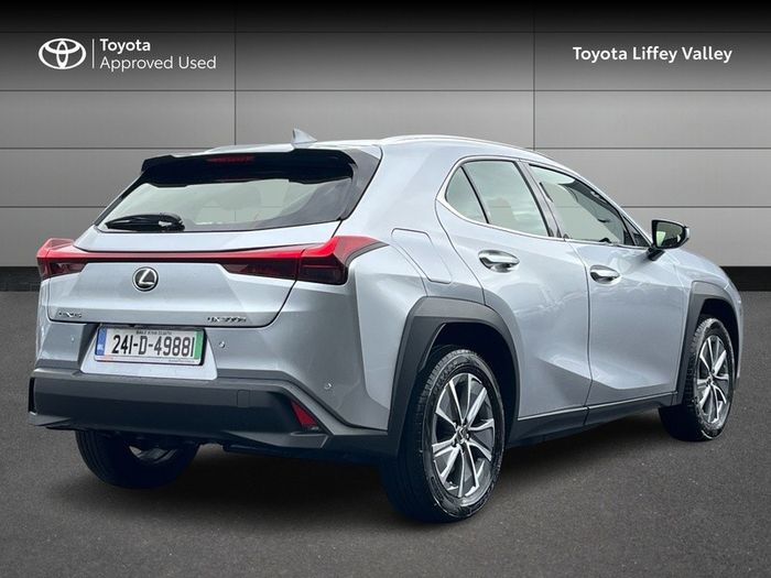 Lexus UX 2024