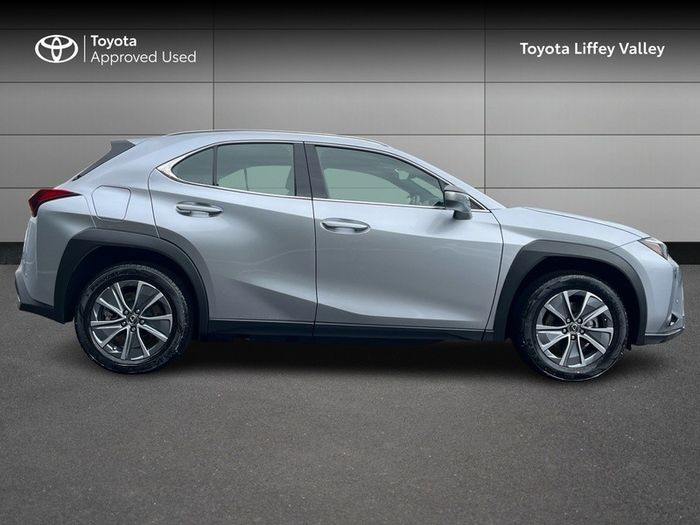 Lexus UX 2024