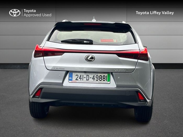 Lexus UX 2024
