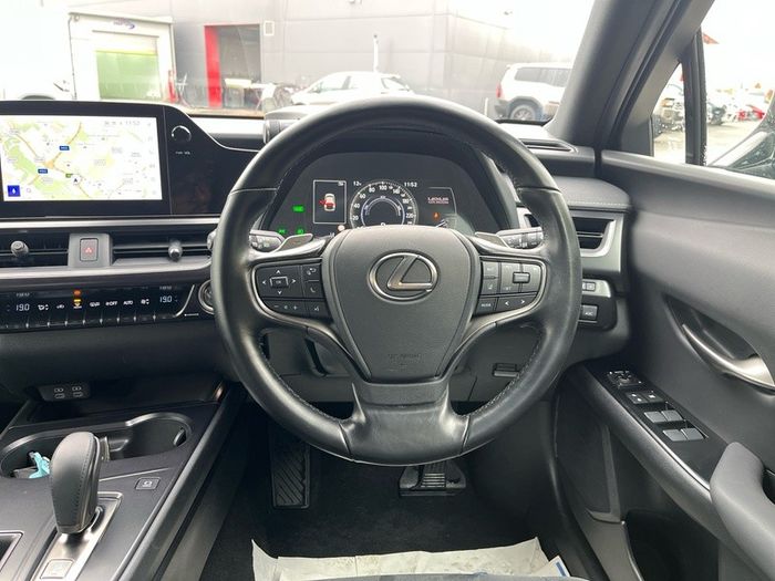 Lexus UX 2024