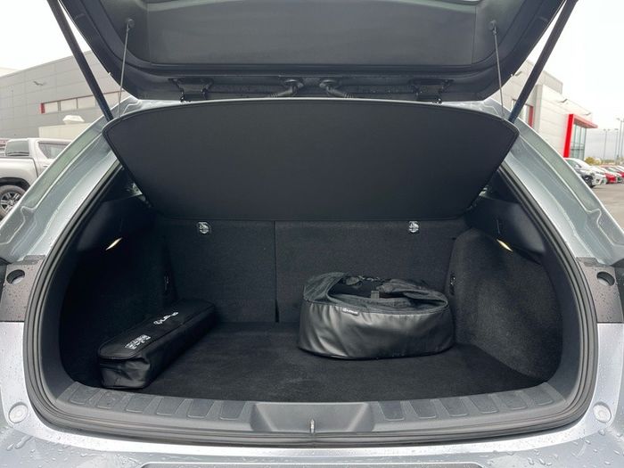 Lexus UX 2024