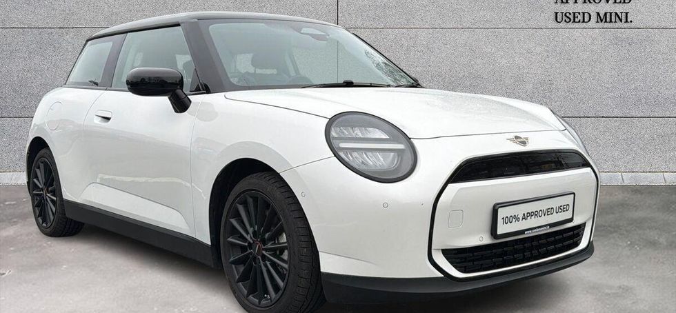 MINI HATCH 2025