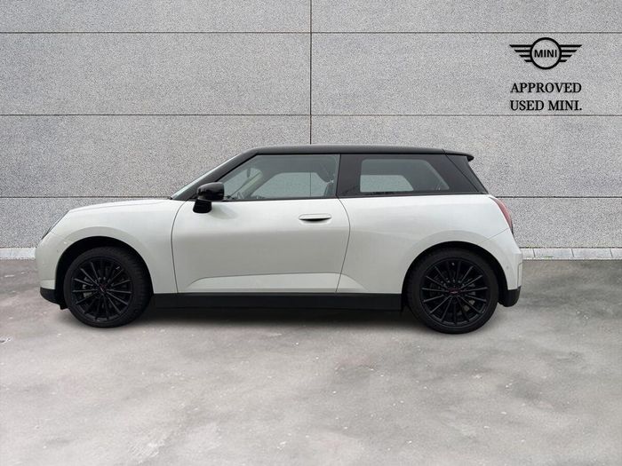 MINI HATCH 2025