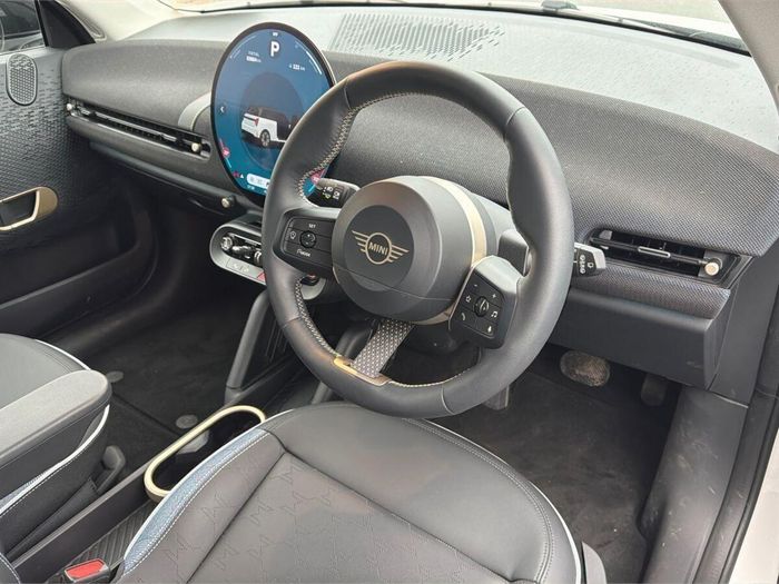 MINI HATCH 2025