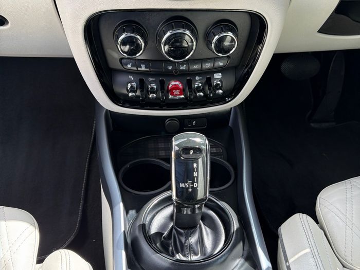 MINI CLUBMAN 2021