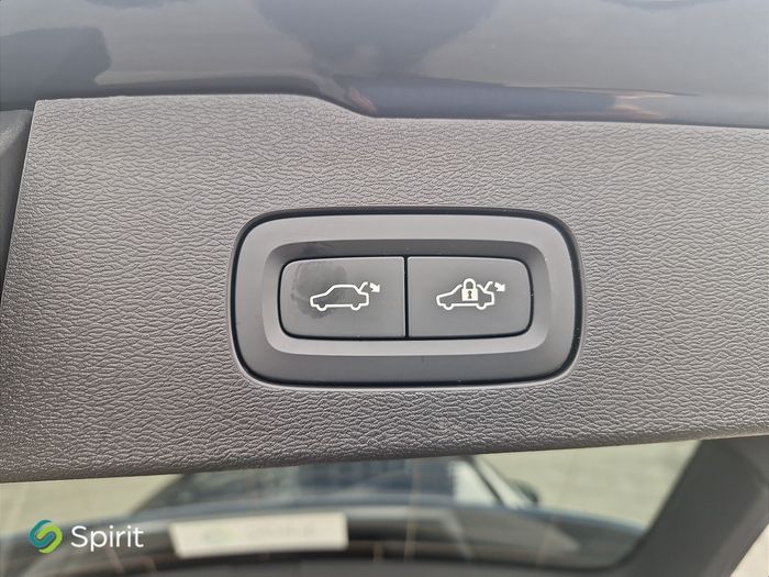 Volvo V60 2025