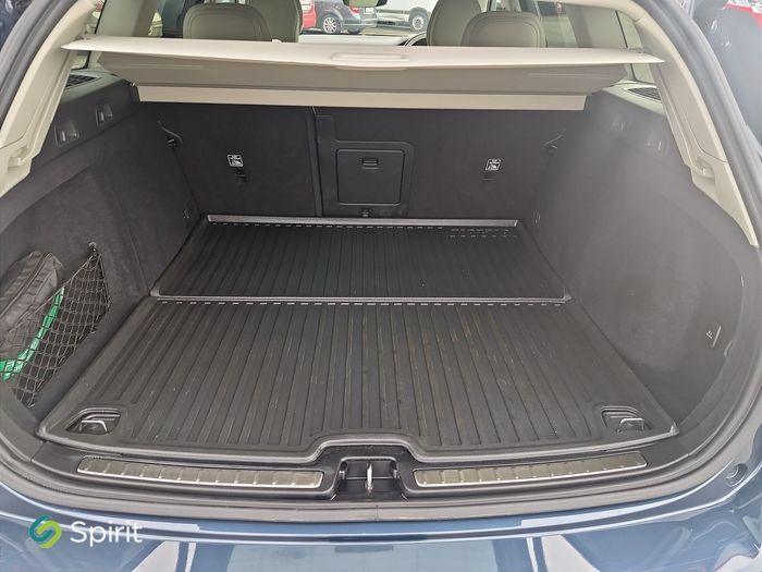 Volvo V60 2025