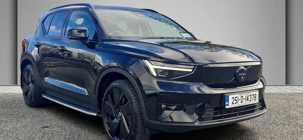 Volvo EX40 2025