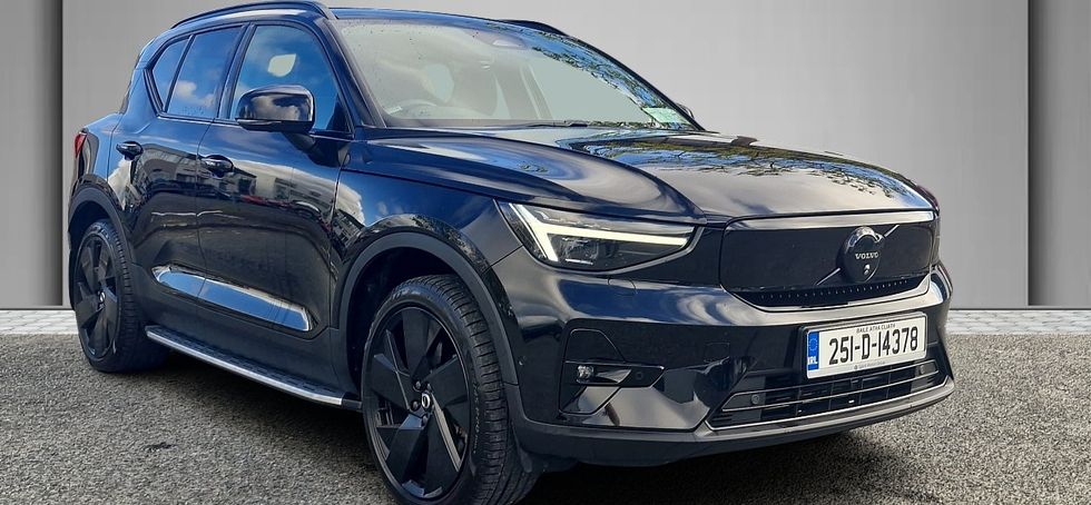 Volvo EX40 2025