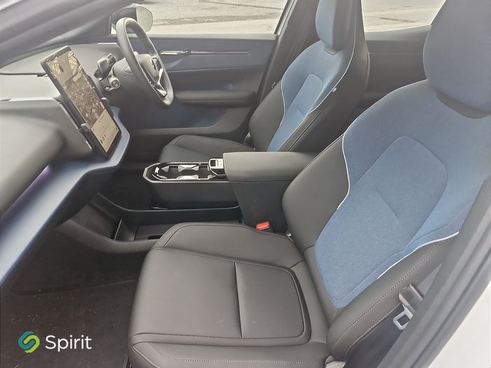 Volvo EX30 2024