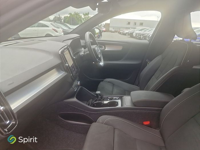 Volvo XC40 2026